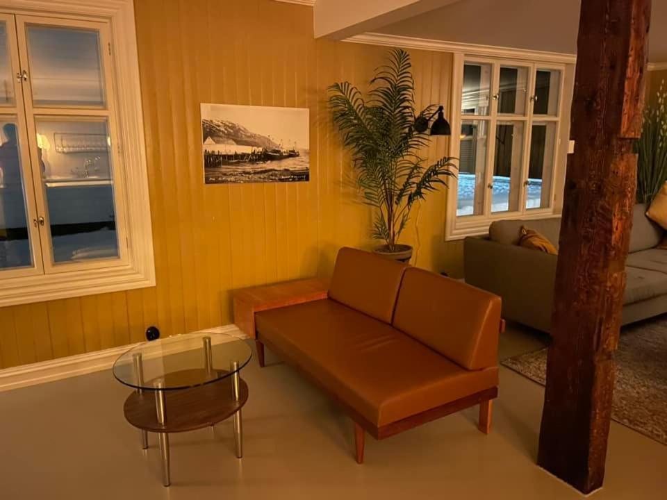 1. Etg I Dampskipsbrygga, Lodingen Havn Exterior photo