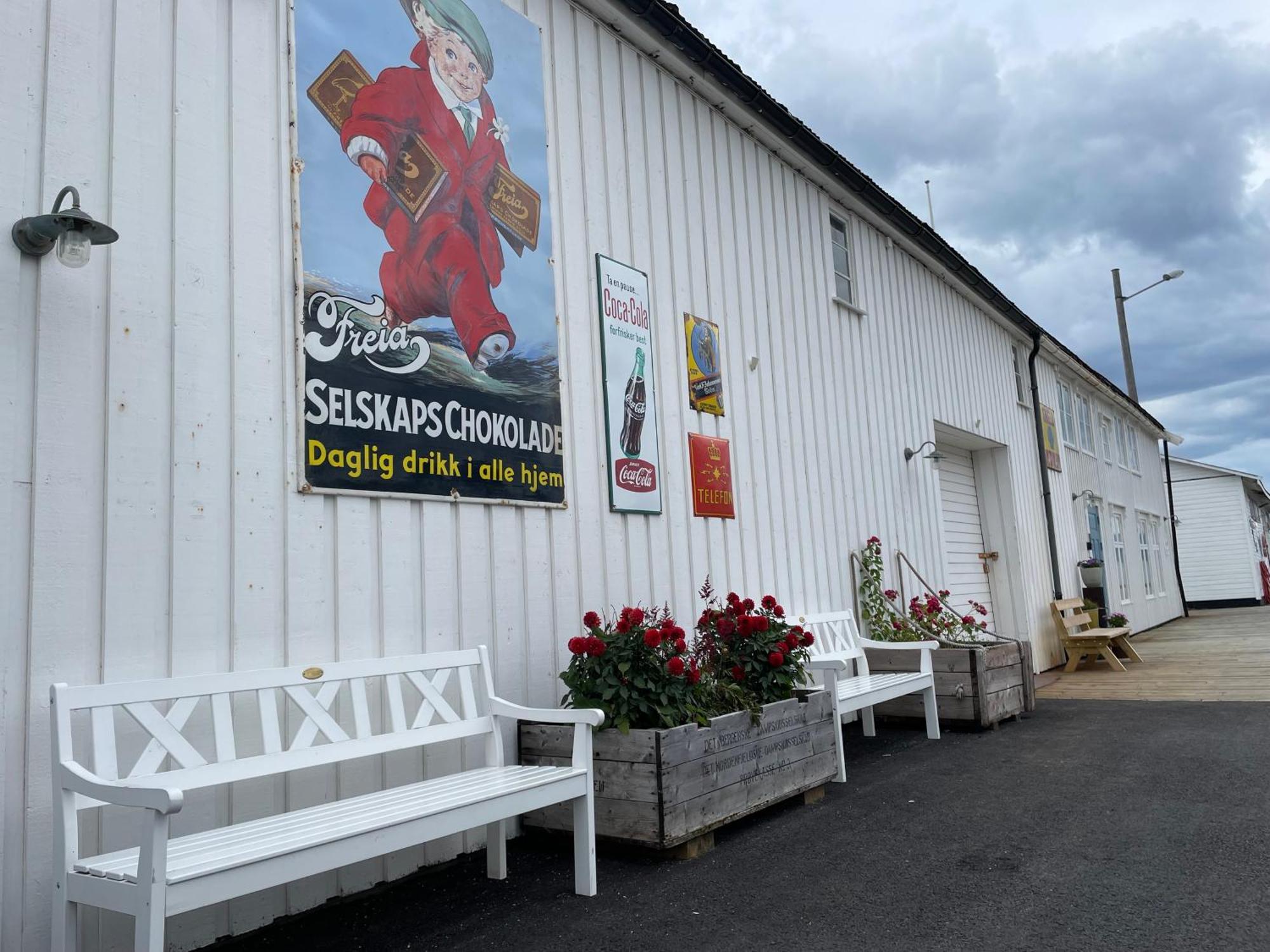 1. Etg I Dampskipsbrygga, Lodingen Havn Exterior photo