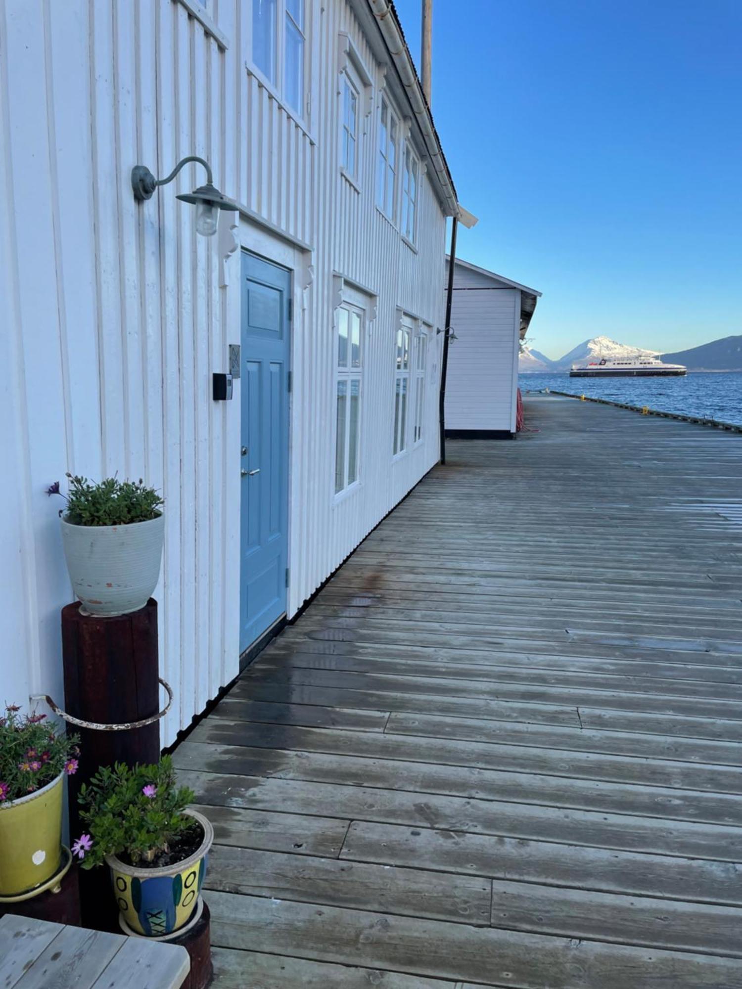 1. Etg I Dampskipsbrygga, Lodingen Havn Exterior photo